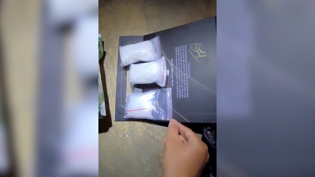 Khám xét nơi ở của Lê Trung Huy trong chuyên án lớn, tịch thu loạt tang vật chôn dưới vườn nhà - Ảnh 2.