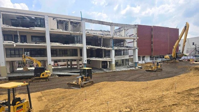 Kinh hoàng trước bệnh viện: "Hố tử thần" sâu 50m, diện tích gần 900m2 xuất hiện, khu vực phải sơ tán gấp - Ảnh 2.