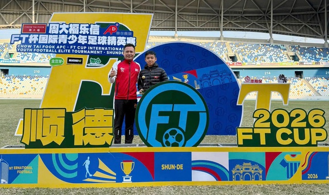 10 lần "gieo sầu" cho đối thủ Trung Quốc, cầu thủ Việt Nam gi&agrave;nh ng&ocirc;i Vua ph&aacute; lưới giải quốc tế - Ảnh 2.