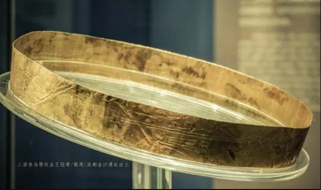 Đống "đất thải" bị bỏ qu&ecirc;n ven đường 30 ng&agrave;y kh&ocirc;ng ai để &yacute;, chuy&ecirc;n gia nhặt l&ecirc;n rồi trở th&agrave;nh quốc bảo - Ảnh 3.