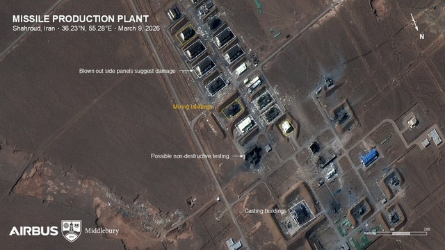 H&igrave;nh ảnh vệ tinh cho thấy nh&agrave; m&aacute;y t&ecirc;n lửa Iran bị tấn c&ocirc;ng nghi&ecirc;m trọng - Ảnh 3.
