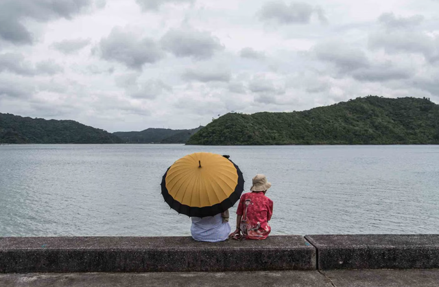 Bí quyết "bình dị đến không tưởng" của ngôi làng trường thọ: Không thể dục, ăn kiêng vẫn sống 100 tuổi - Ảnh 3.