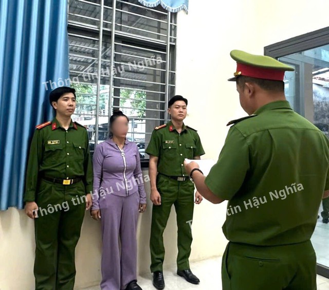 Thi hành lệnh bắt tạm giam chủ quán cà phê Phạm Ngọc Thảo - Ảnh 2.