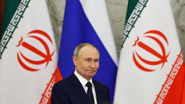 Ông Putin "đáp lời" Tehran, máy bay Nga cất cánh khẩn cấp - Tên lửa Iran nã vào căn cứ lực lượng Bộ chỉ huy Mỹ, lộ chiêu thức mới - Ảnh 3.
