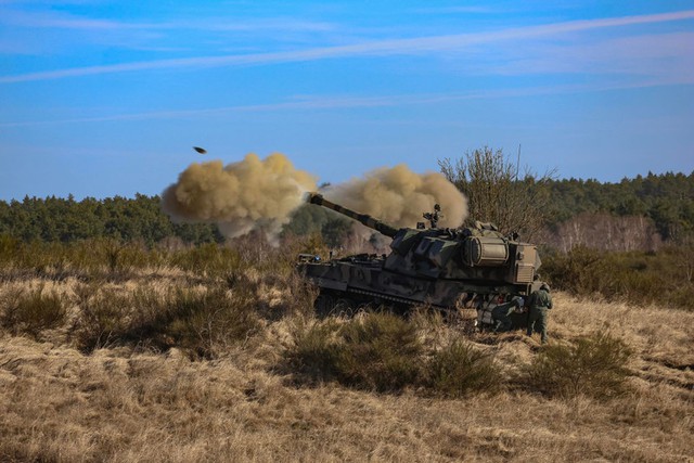 Ph&aacute;o tự h&agrave;nh Krab - 2: Bước đột ph&aacute; c&ocirc;ng nghệ qu&acirc;n sự của Ba Lan tại Ukraine - Ảnh 3.