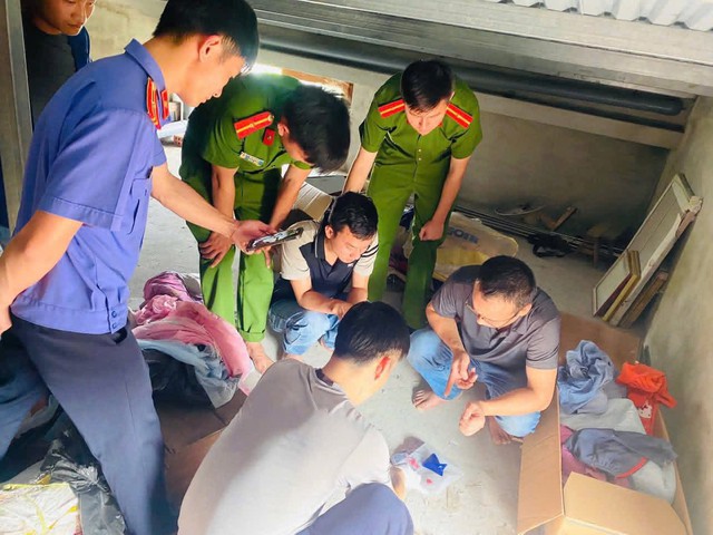 Thi hành lệnh bắt giam, khám xét khẩn cấp nơi ở của Phan Thanh Tùng sinh năm 1997 - Ảnh 2.