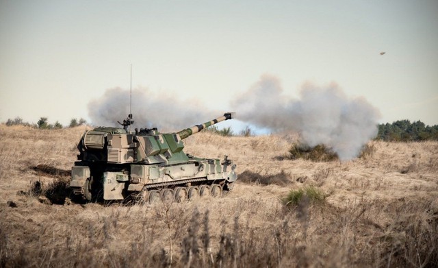 Ph&aacute;o tự h&agrave;nh Krab - 2: Bước đột ph&aacute; c&ocirc;ng nghệ qu&acirc;n sự của Ba Lan tại Ukraine - Ảnh 5.