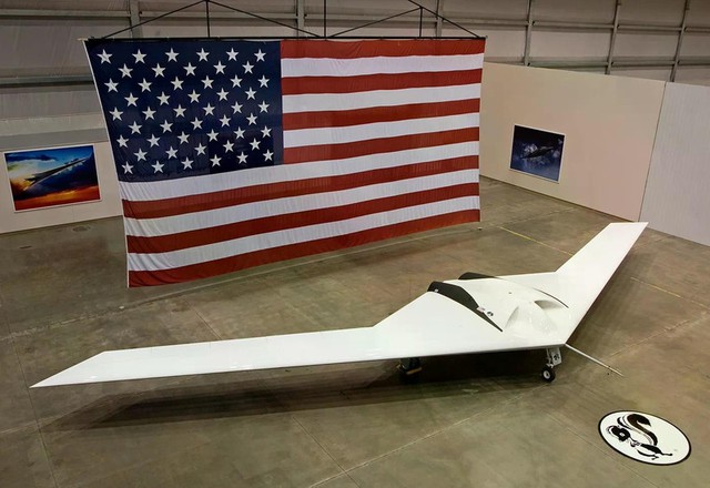 UAV RQ - 180 của Mỹ hạ c&aacute;nh khẩn cấp tại Hy Lạp do sự cố kỹ thuật - Ảnh 4.