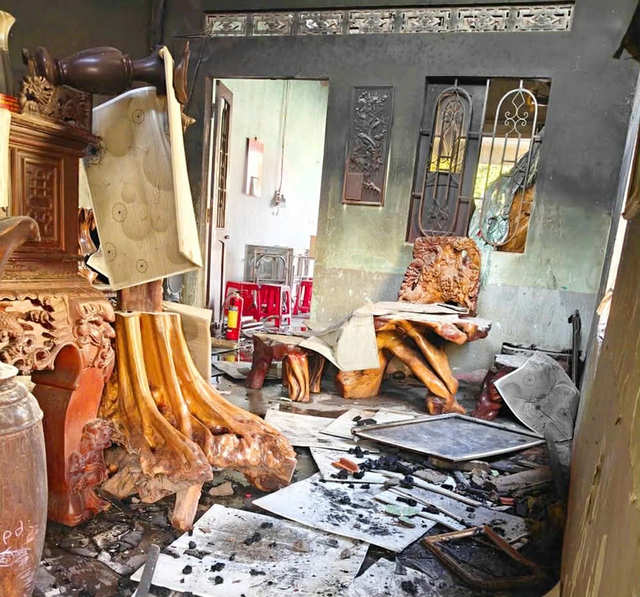 Hiện trường vụ cháy khiến chị em ruột 5 tuổi và 7 tuổi tử vong, bố mẹ đi làm xa, ở cùng bà nội - Ảnh 1.