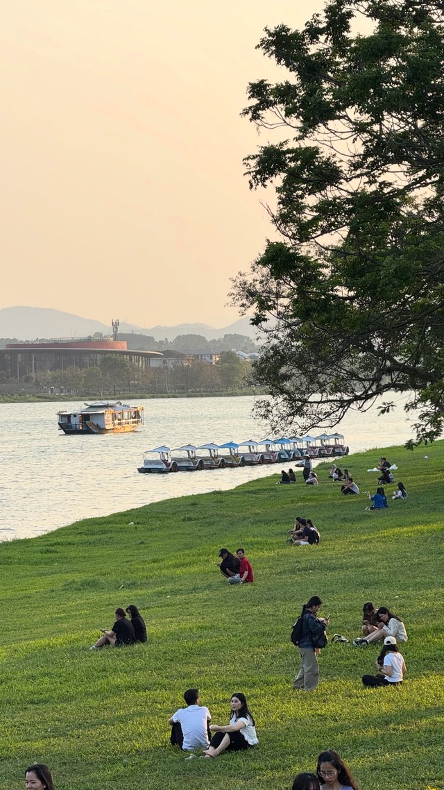 Huế th&aacute;ng 3 - điểm đến l&atilde;ng mạn nhất h&agrave;nh tinh - Ảnh 8.