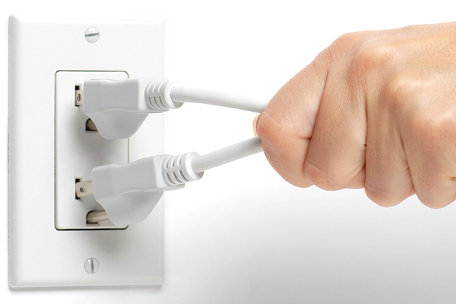 Cảnh báo đặc biệt với những gia đình để nhiều đồ điện trong nhà - Ảnh 1.