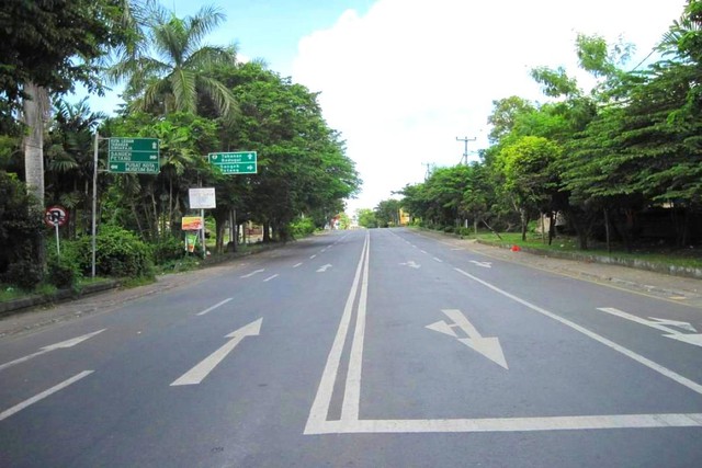 Khách Việt bất ngờ khi tới Bali: Không được ra ngoài, không đèn đường, không mua sắm - Đang có chuyện gì? - Ảnh 1.