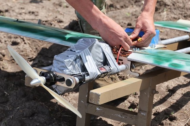 UAV Molniya mới của Nga miễn nhiễm t&aacute;c chiến điện tử tr&ecirc;n chiến trường Ukraine - Ảnh 5.