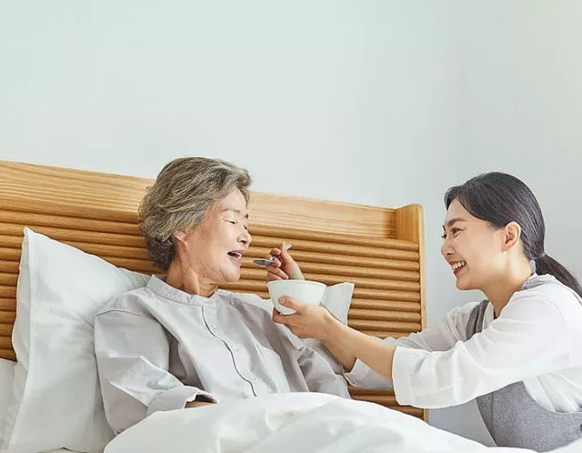 8 năm làm giúp việc cho nhà giàu, tôi nhận ra: Về già chỗ dựa không chỉ là tiền, 5 điều này mới quan trọng - Ảnh 3.