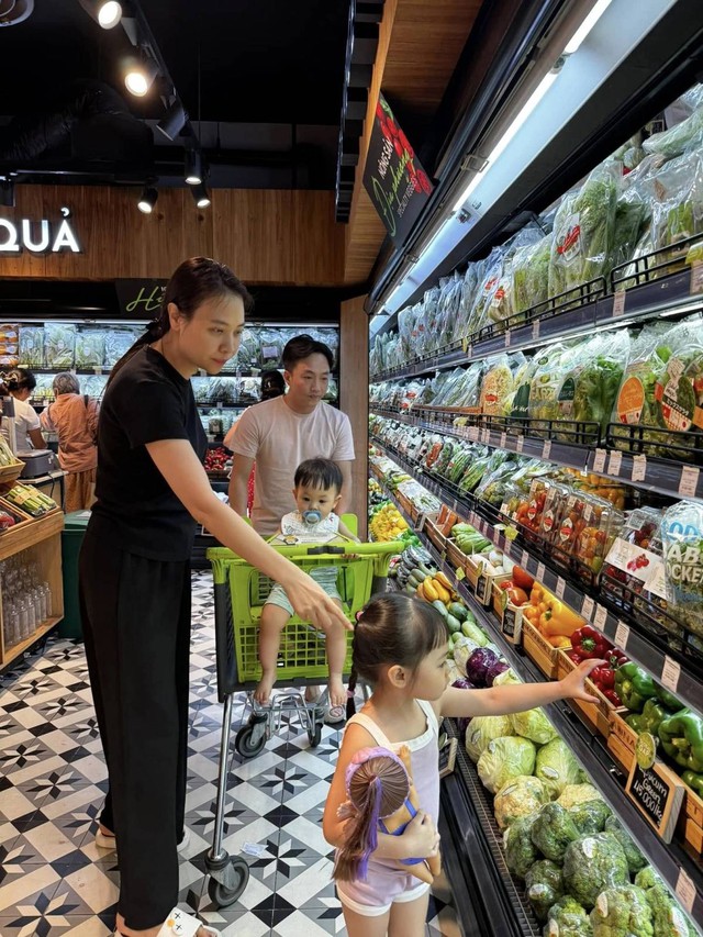 Nữ ca sĩ y&ecirc;u người đ&agrave;n &ocirc;ng c&oacute; con ri&ecirc;ng l&agrave; đại gia đ&igrave;nh đ&aacute;m, U40 vi&ecirc;n m&atilde;n trong biệt thự lớn - Ảnh 1.