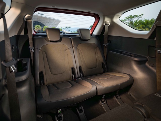 Xe 7 chỗ đời mới vừa ra mắt Việt Nam rộng hơn Xpander, ngập c&ocirc;ng nghệ: Gi&aacute; bất ngờ! - Ảnh 1.