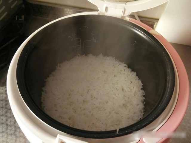 Cảnh b&aacute;o đặc biệt tới những gia đ&igrave;nh đang d&ugrave;ng nồi cơm điện - Ảnh 2.