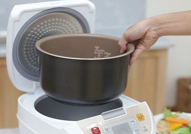 Cảnh b&aacute;o đặc biệt tới những gia đ&igrave;nh đang d&ugrave;ng nồi cơm điện - Ảnh 1.