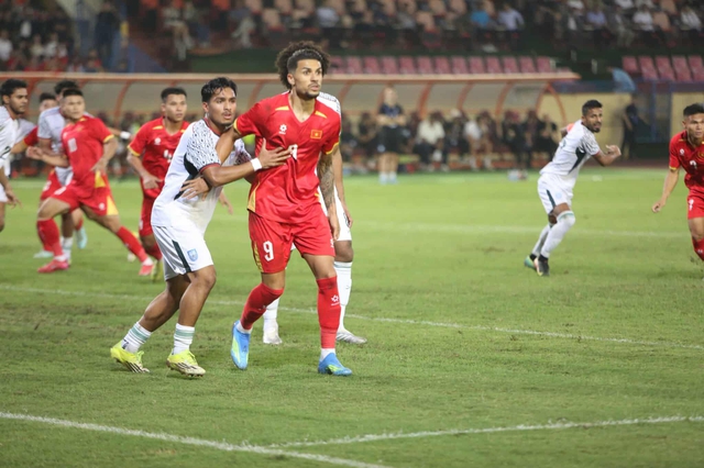 DIỄN BIẾN Việt Nam 2-0 Bangladesh: Tuyển Việt Nam c&oacute; th&ecirc;m b&agrave;n thắng đẳng cấp - Ảnh 4.