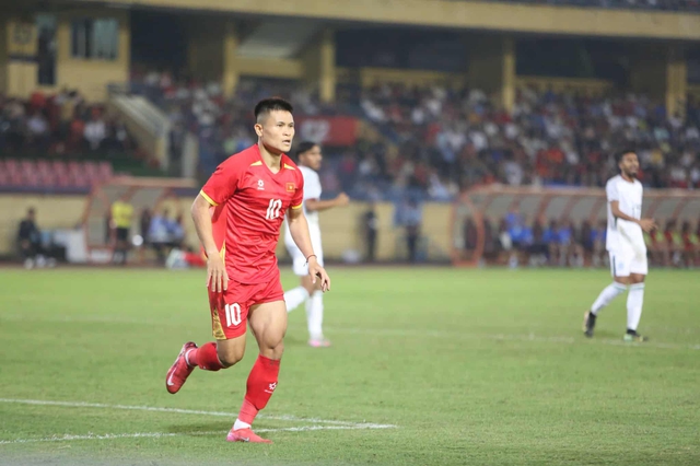 DIỄN BIẾN Việt Nam 2-0 Bangladesh: Tuyển Việt Nam c&oacute; th&ecirc;m b&agrave;n thắng đẳng cấp - Ảnh 2.