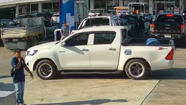 Xăng dầu tăng giá, tài xế lập mưu cùng đồng bọn ăn trộm 100 lít dầu rồi lái xe bỏ trốn - Ảnh 1.