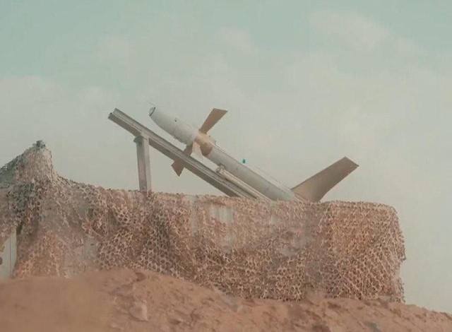 Tên lửa phòng không 358 của Iran bắn hạ UAV Hermes Israel năm 2026 - Ảnh 3. Tên lửa phòng không 358 của Iran bắn hạ UAV Hermes Israel năm 2026 - Ảnh 3.