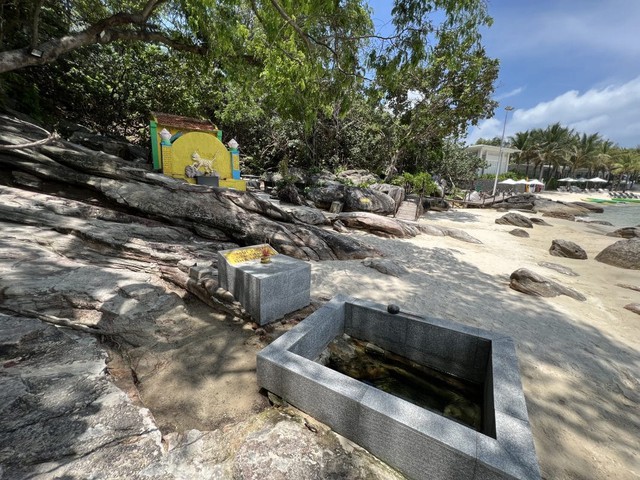 Việt Nam c&ograve;n c&oacute; một Giếng Ti&ecirc;n nữa mang t&ecirc;n vua, s&aacute;t biển nhưng nước ngọt: Du kh&aacute;ch đến thường l&agrave;m 1 việc - Ảnh 2.