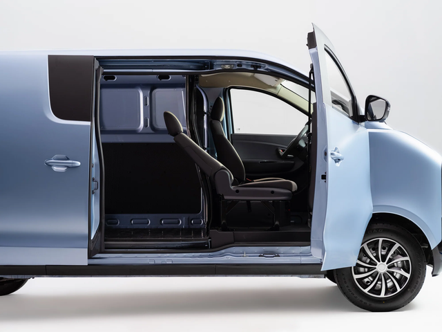 Xe điện lạ bất ngờ xuất hiện trong nh&agrave; m&aacute;y &ocirc; t&ocirc; ở Huế của h&atilde;ng Việt: Đi bao xa, gi&aacute; thế n&agrave;o? - Ảnh 2.