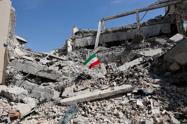 Lần đầu tiên trong lịch sử: Cận cảnh F-35 không chiến, bắn hạ chiến đấu cơ Iran - Hé lộ ván cược tỷ đô của Tehran - Ảnh 4.