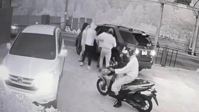 Người đàn ông bị bắt cóc và đưa lên ô tô, 9 ngày sau được tìm thấy đã bị thiêu sống - Ảnh 1.