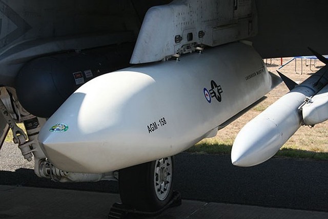 T&ecirc;n lửa AGM - 158 JASSM bị hệ thống ph&ograve;ng kh&ocirc;ng Iran đ&aacute;nh chặn g&acirc;y lo ngại cho Ukraine - Ảnh 3.