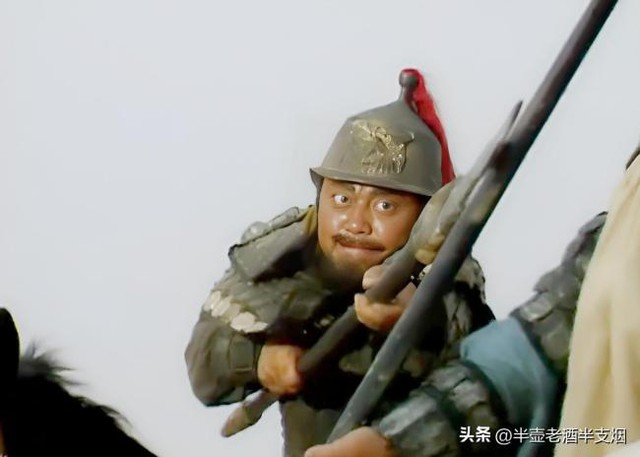 Hứa Chử dũng m&atilde;nh từng đối đầu Điển Vi, Lữ Bố, M&atilde; Si&ecirc;u: V&igrave; sao gặp Trương Phi lại ba lần phải bỏ chạy? - Ảnh 2.