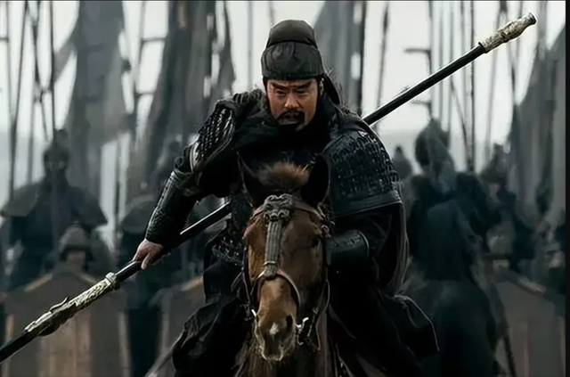 Bên cạnh Lưu Bị luôn có 