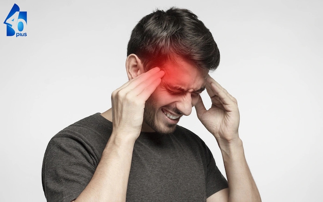 Mắt phải giật l&agrave; điềm xấu, mắt tr&aacute;i giật l&agrave; điềm may? B&aacute;c sĩ nh&atilde;n khoa tiết lộ sự thật - Ảnh 1.