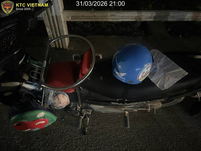 Hiện trường xuyên đêm tìm kiếm 3 mẹ con nghi nhảy sông Hồng tự tử ở Hưng Yên - Ảnh 5.