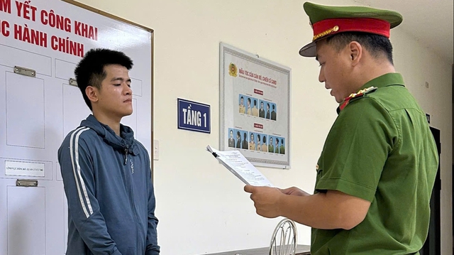 Thi hành lệnh bắt tạm giam Phan Gia Huy sinh năm 1998 - Ảnh 1.