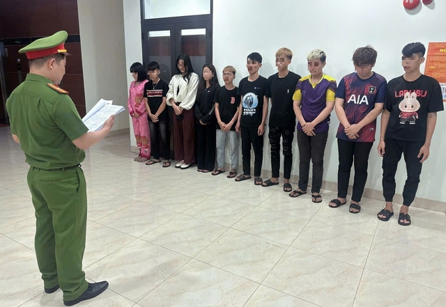 Thi hành lệnh bắt tạm giam Phạm Thị Thảo Vy SN 2004 - Ảnh 1.