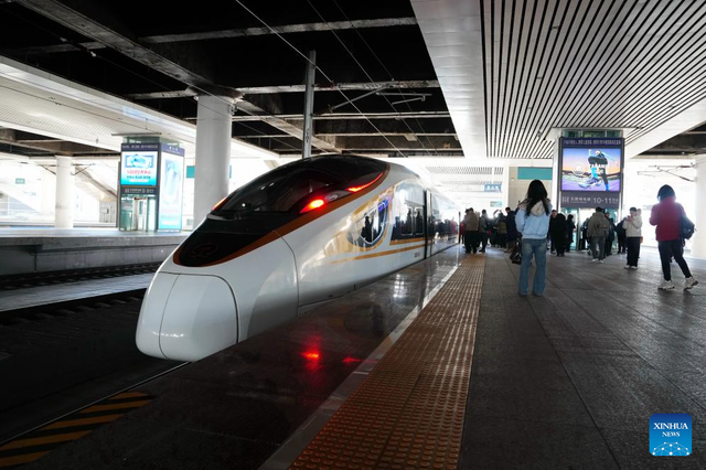 Chuyến tàu cao tốc nối thủ đô với đô thị biển: Có từ 2008, đi chưa tới 30 phút, giờ vẫn chạy tốt - Ảnh 2.