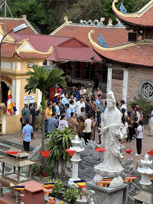 Ngôi chùa Nguyên Thủ tướng Phạm Minh Chính vừa ghé thăm: Nằm dưới chân núi, là Di tích cấp Quốc gia - Ảnh 1.