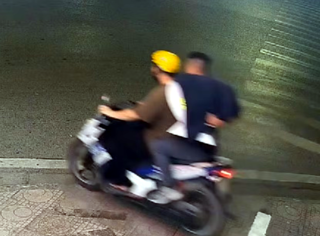 Chân dung 2 thanh niên bê trộm thùng tiền mừng cưới gần 320 triệu đồng, bất ngờ mối quan hệ với chú rể - Ảnh 1.