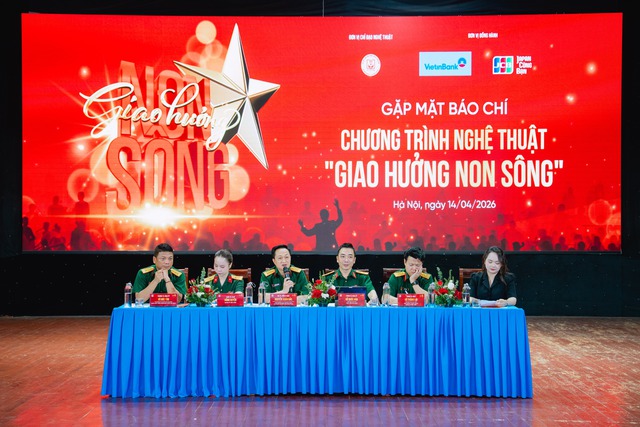 200 nghệ sĩ đổ bộ phố đi bộ Trần Nhân Tông, Đại tá – NSND Nguyễn Xuân Bắc: "Chúng tôi có 1 kỳ vọng" - Ảnh 1.