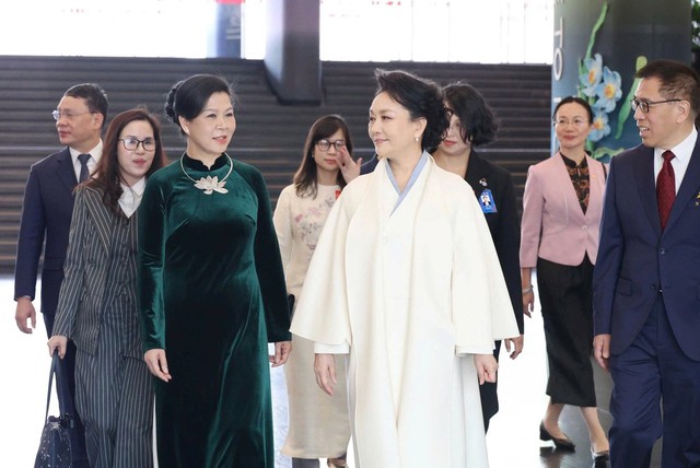 Công trình phu nhân TBT Tô Lâm vừa thăm: Bao quanh bởi hồ nhân tạo, có lối vào qua hành lang ngầm - Ảnh 2.