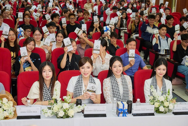 Nhật k&yacute; H&agrave;nh Tr&igrave;nh Từ Tr&aacute;i Tim: Kh&aacute;t vọng lớn của người trẻ - nền tảng cho quốc gia h&ugrave;ng mạnh   - Ảnh 1.