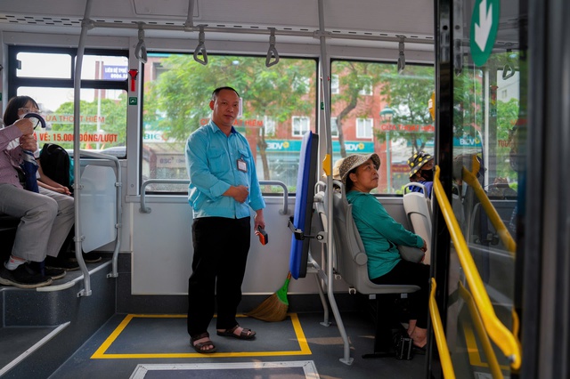 Th&ecirc;m nhiều xe bu&yacute;t điện lăn b&aacute;nh tr&ecirc;n đường phố H&agrave; Nội, gồm những tuyến n&agrave;o? - Ảnh 7.