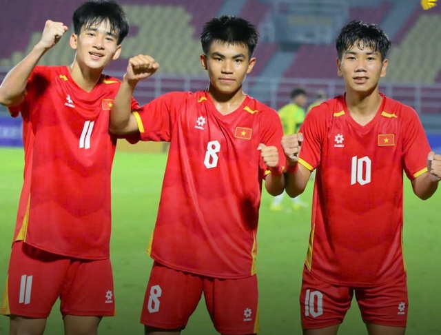 Ngược d&ograve;ng quả cảm, tuyển Việt Nam đ&aacute;nh bại Australia, v&agrave;o chung kết AFF Cup - Ảnh 1.
