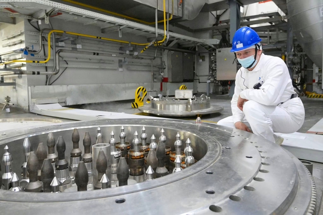 Nga tạo kỳ t&iacute;ch kh&ocirc;ng một nước n&agrave;o l&agrave;m được: Th&aacute;o gỡ "điểm nghẽn thi&ecirc;n ni&ecirc;n kỷ" của hạt nh&acirc;n to&agrave;n cầu - Ảnh 1.