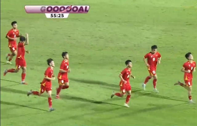 DIỄN BIẾN Việt Nam 3-0 Malaysia: Đối thủ bất lực, ĐT Việt Nam cầm chắc c&uacute;p v&ocirc; địch - Ảnh 2.