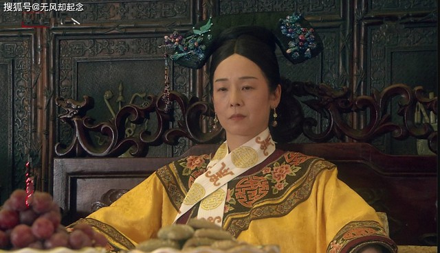 Từ Hy đột ngột ngã bệnh, thầy lang vừa nhìn đã nhét 1 thứ vào cổ áo: Thái hậu không giận còn trọng thưởng - Ảnh 1.