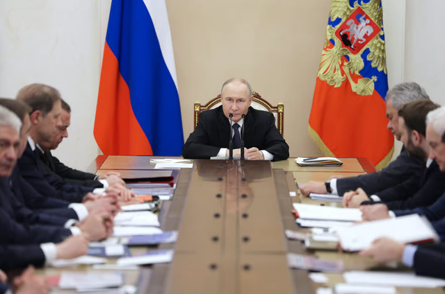 Nga trả đũa cho Sevastopol, 2 vạn quả bom sẵn sàng nã vào Ukraine - TT Putin triệu quan chức, hé lộ "bước ngoặt lịch sử" - Ảnh 3.