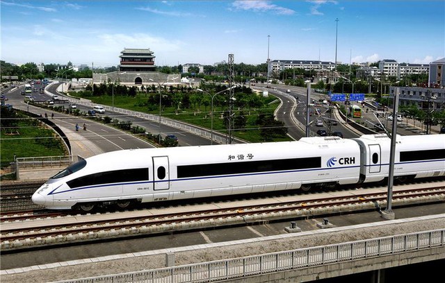 Tàu cao tốc đi 120km hết 30 phút có giá vé tháng gần 9 triệu đồng: Khách được dùng 60 lượt/30 ngày - Ảnh 1.